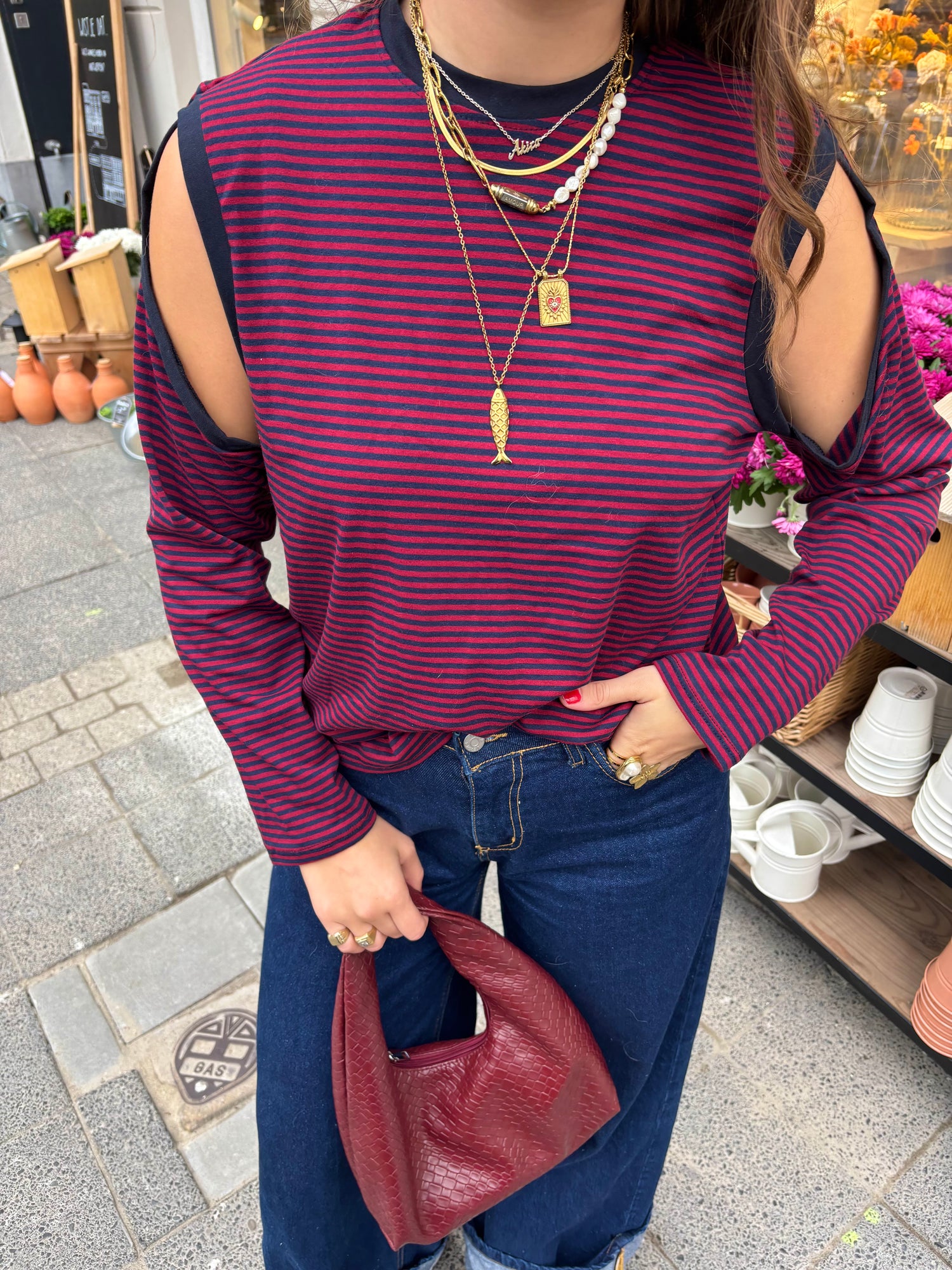 Akira Top
