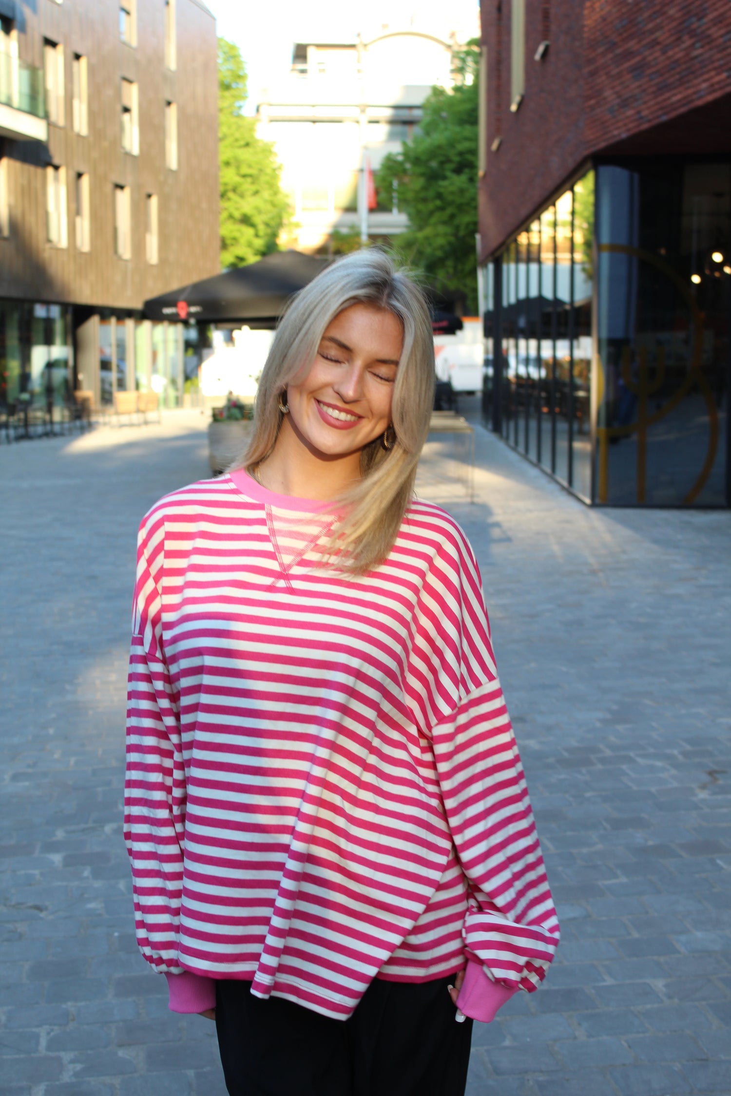 Lilly Tee