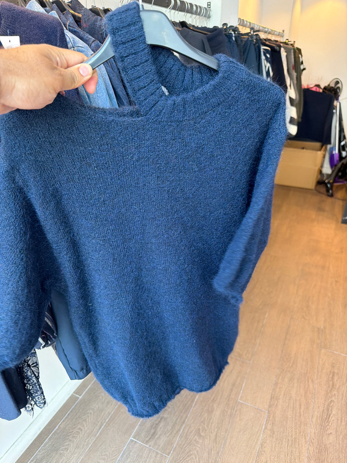 Naomi sweater 25€ !!!!!