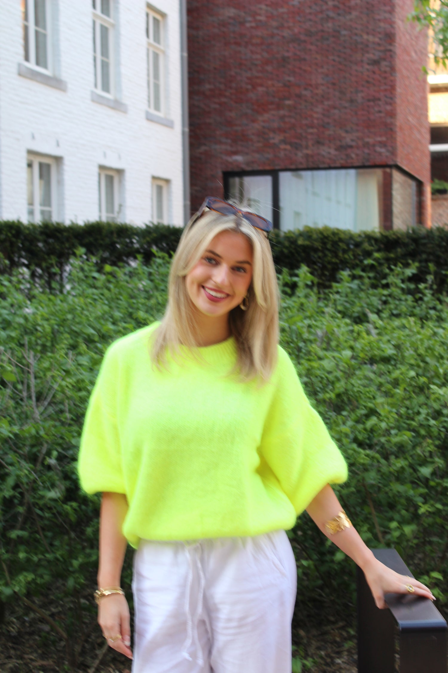 Sunny sweater