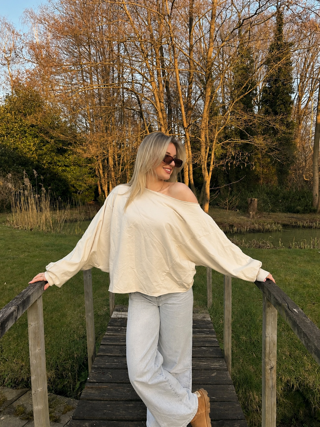 Billie épaules dénudées