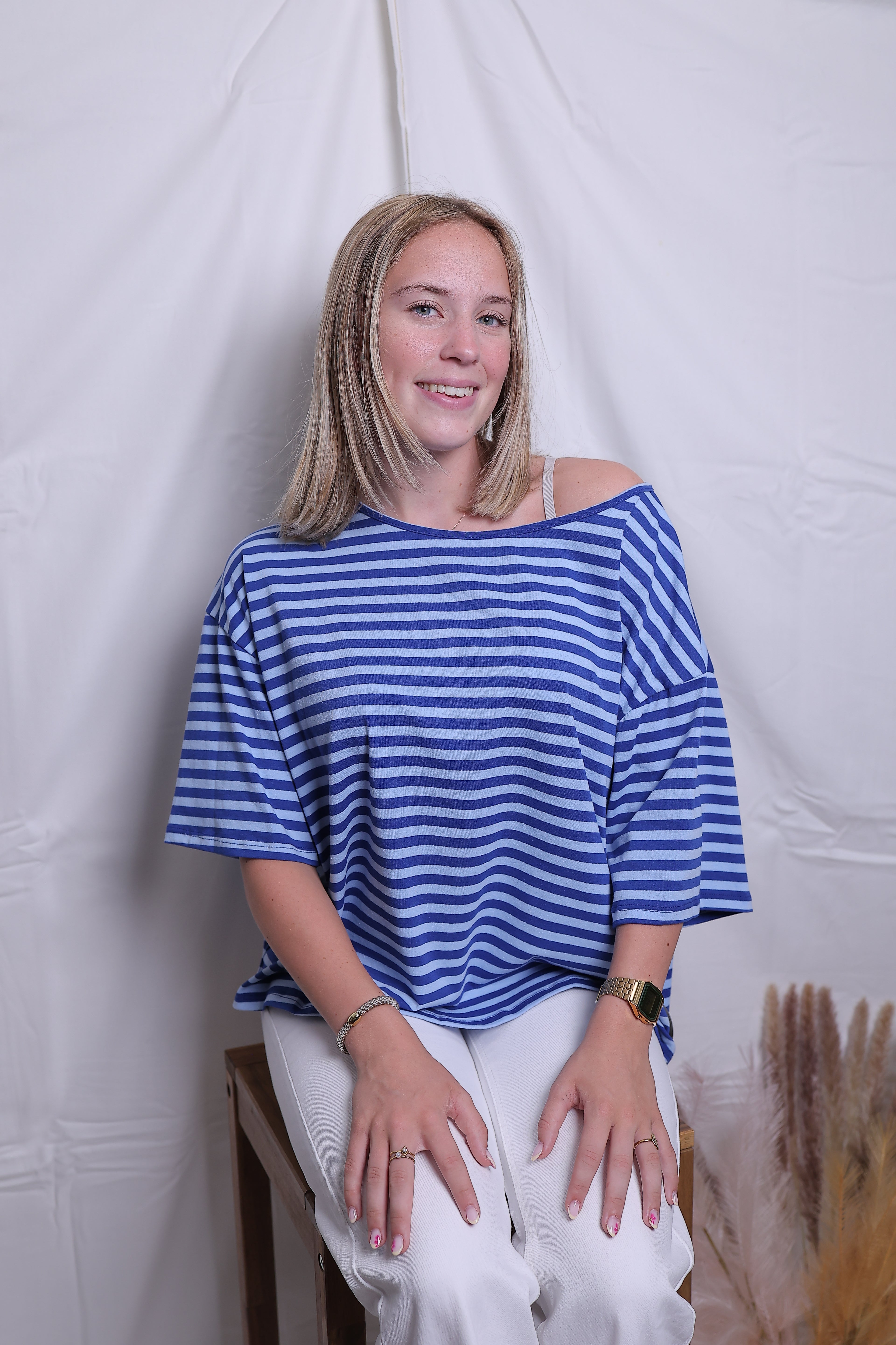 Sophie épaules dénudées