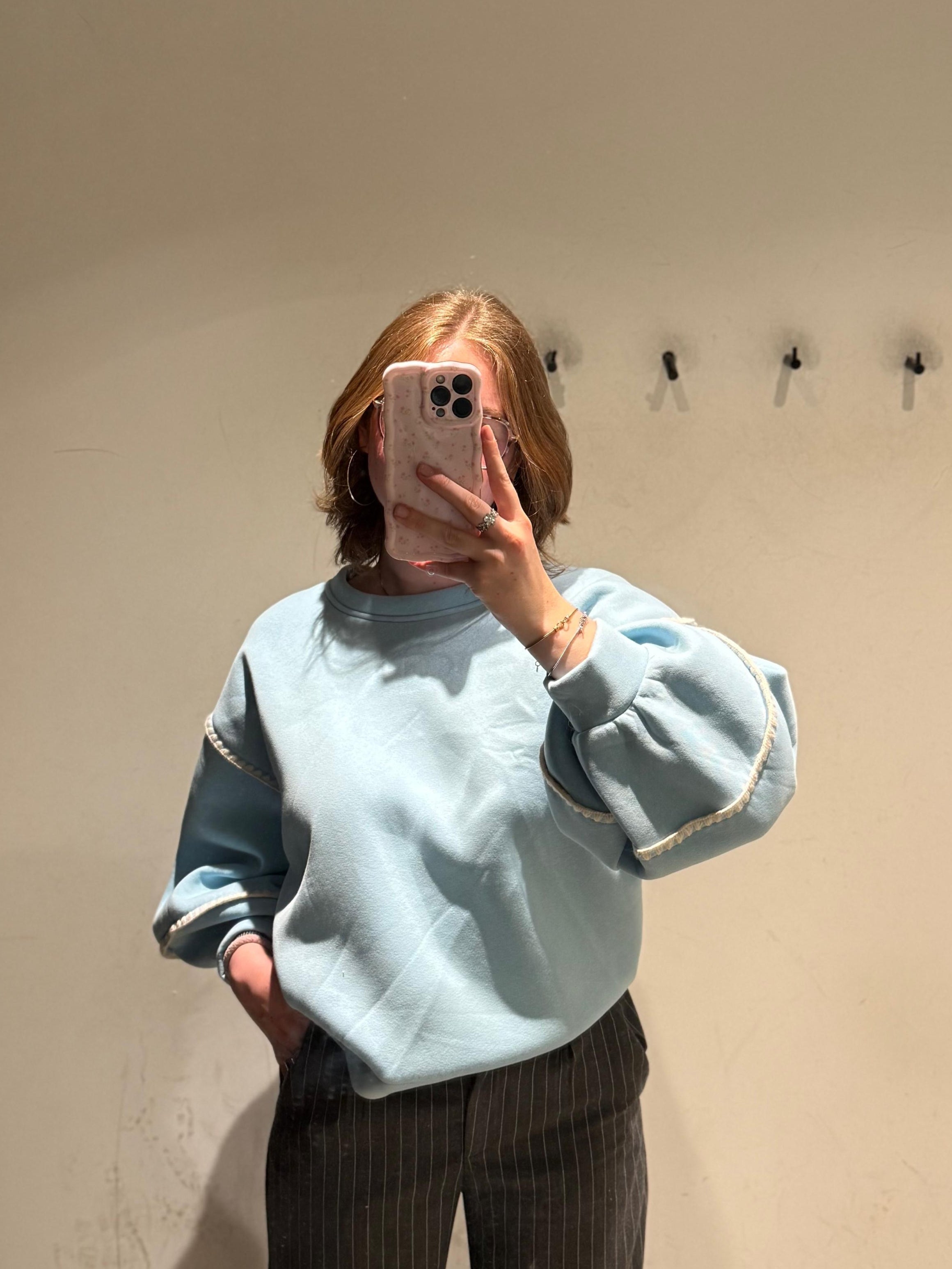 Julie borduur sweater