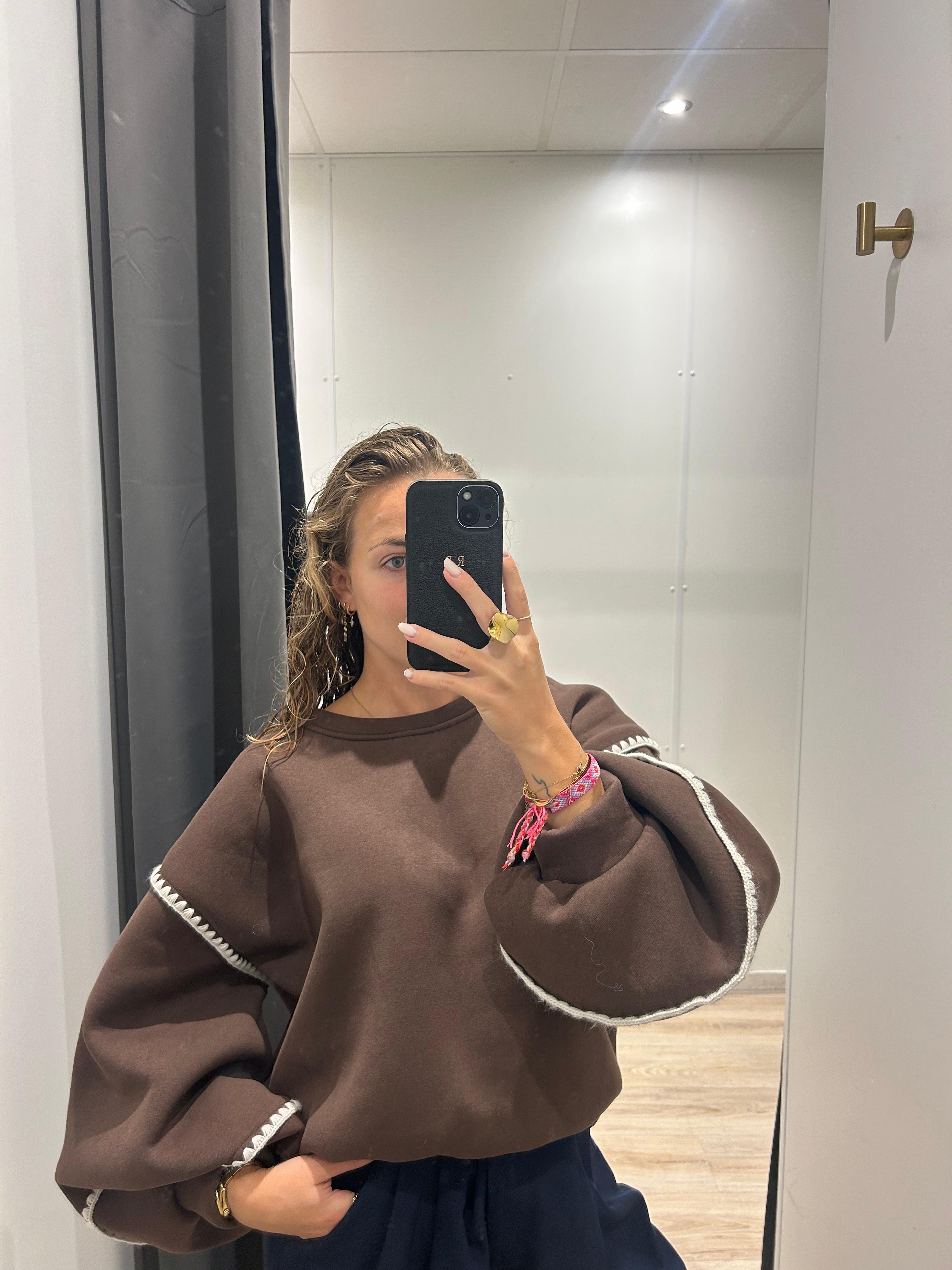 Julie borduur sweater